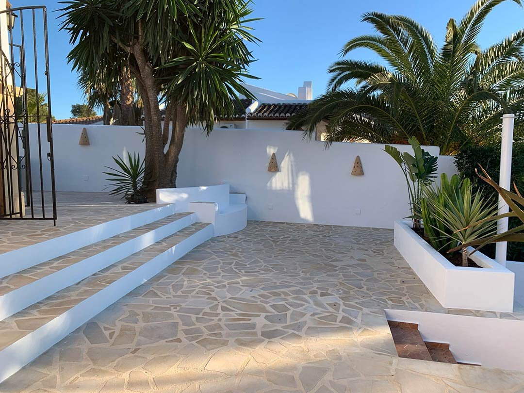 TopCoat project 12 — painting and construction in Moraira
